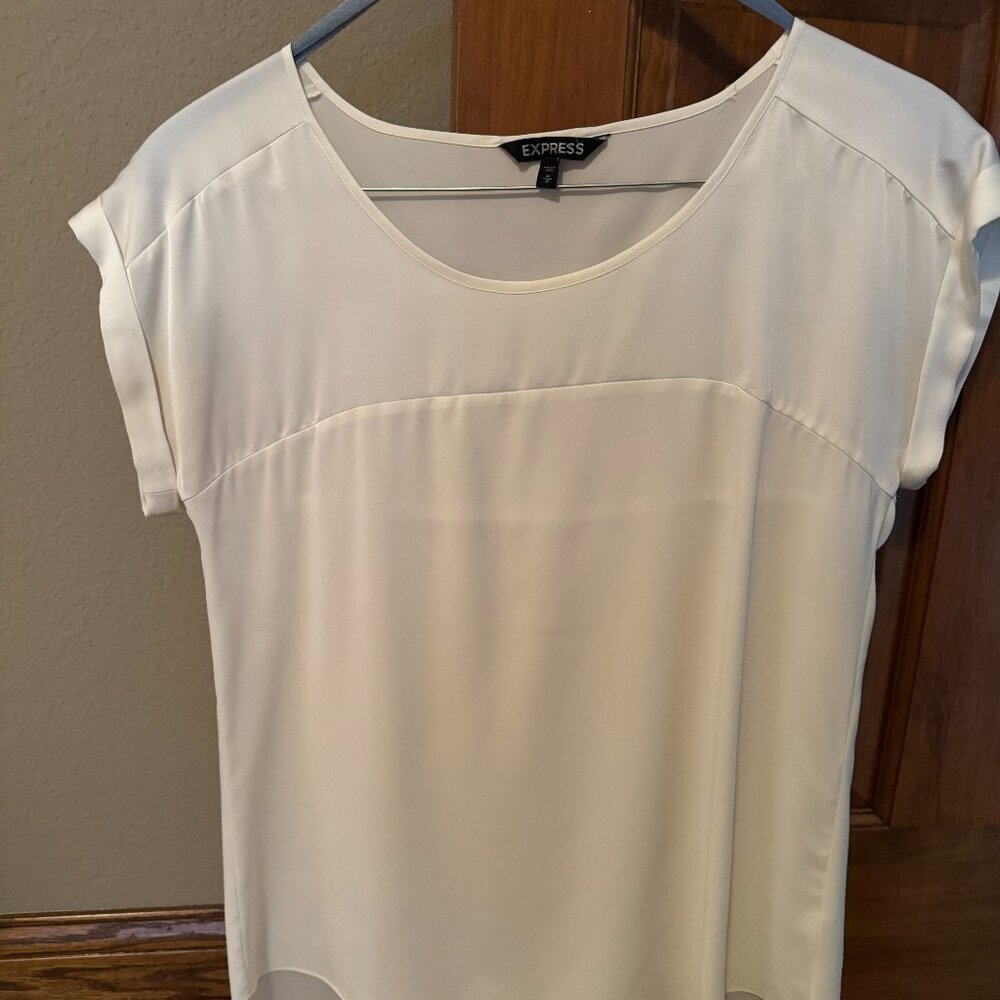 Express Cream/Ivory Medium Dressy Short Sleeved Blouse/Shirt Medium